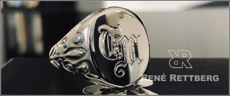 Solider Herrenring mit gotischem Monogramm | handgraviert | Old English | Altdeutsch | Fraktur Monogramm | Herrenring | handgraviert | individuelle Gestaltung| hochwertige Verarbeitung