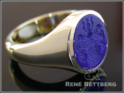 Massiv goldener Herrensiegelring mit ovalem graviertem Lapislazuli